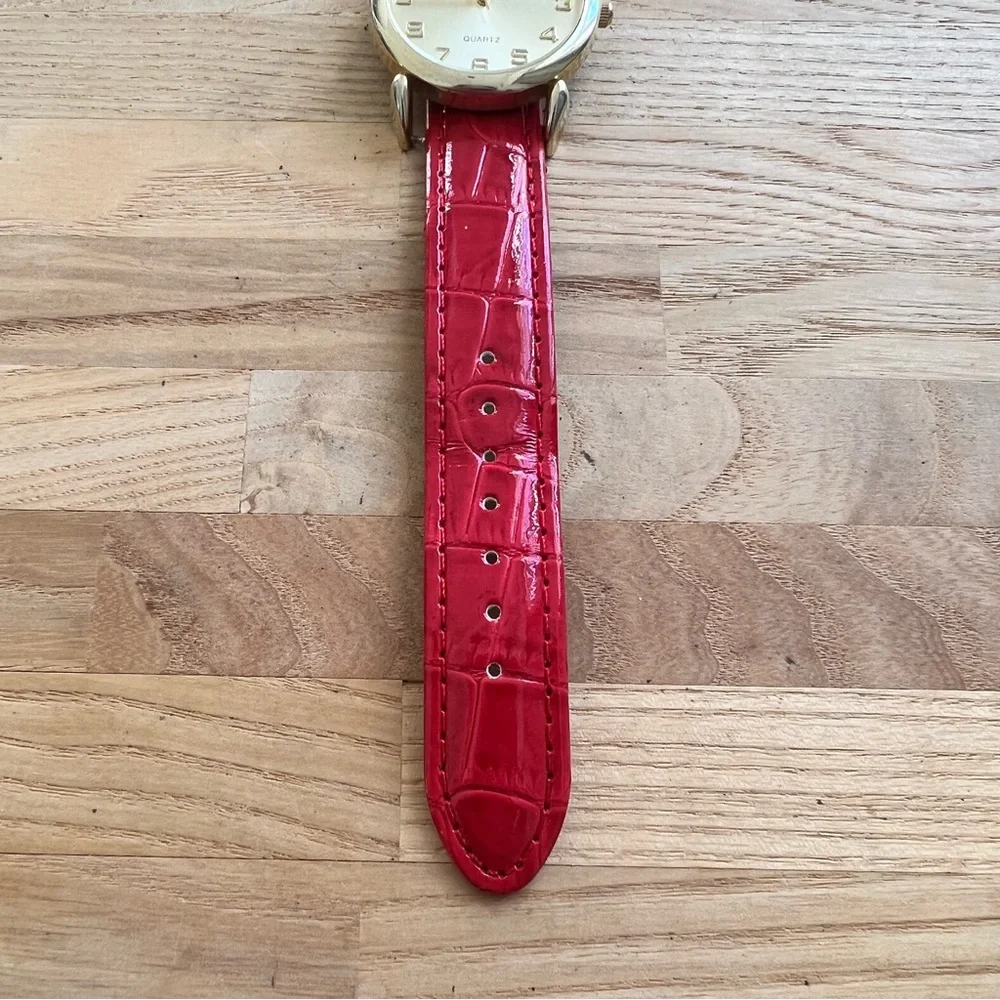 Vivani ladies gold tone red fashion Watch NEW BATTERY
